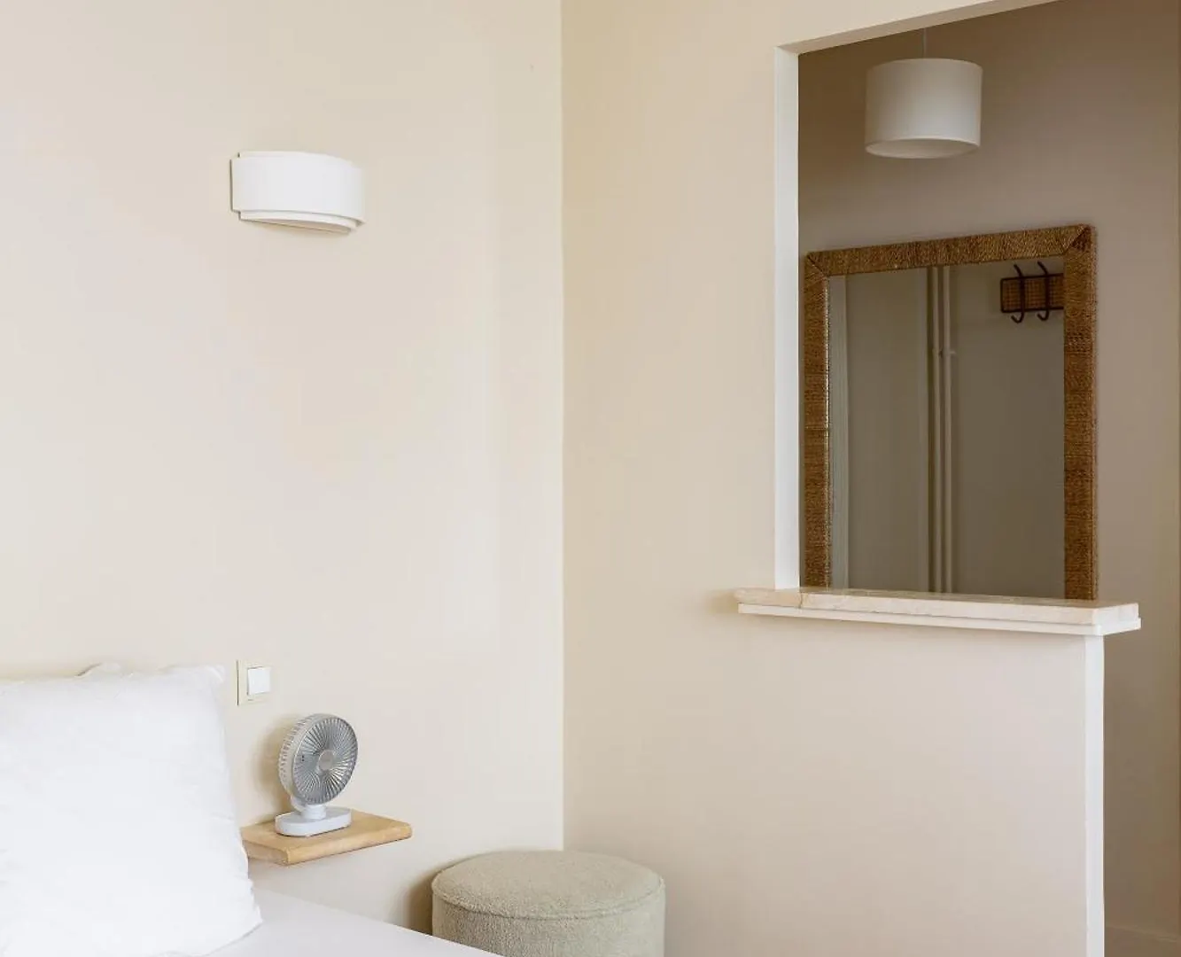 Apartment The Charming Saint Honore Paris