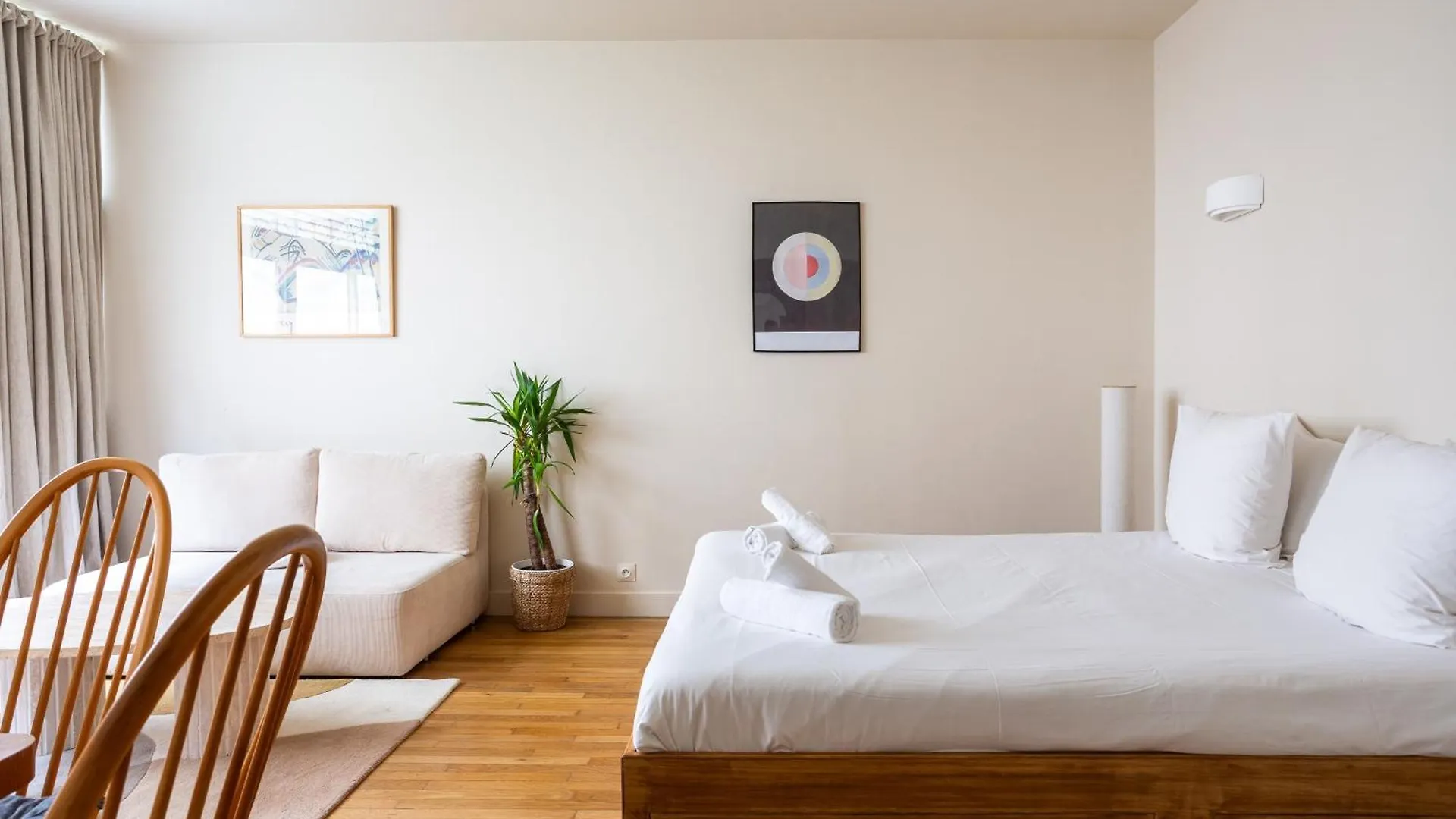 Apartment The Charming Saint Honore Paris France